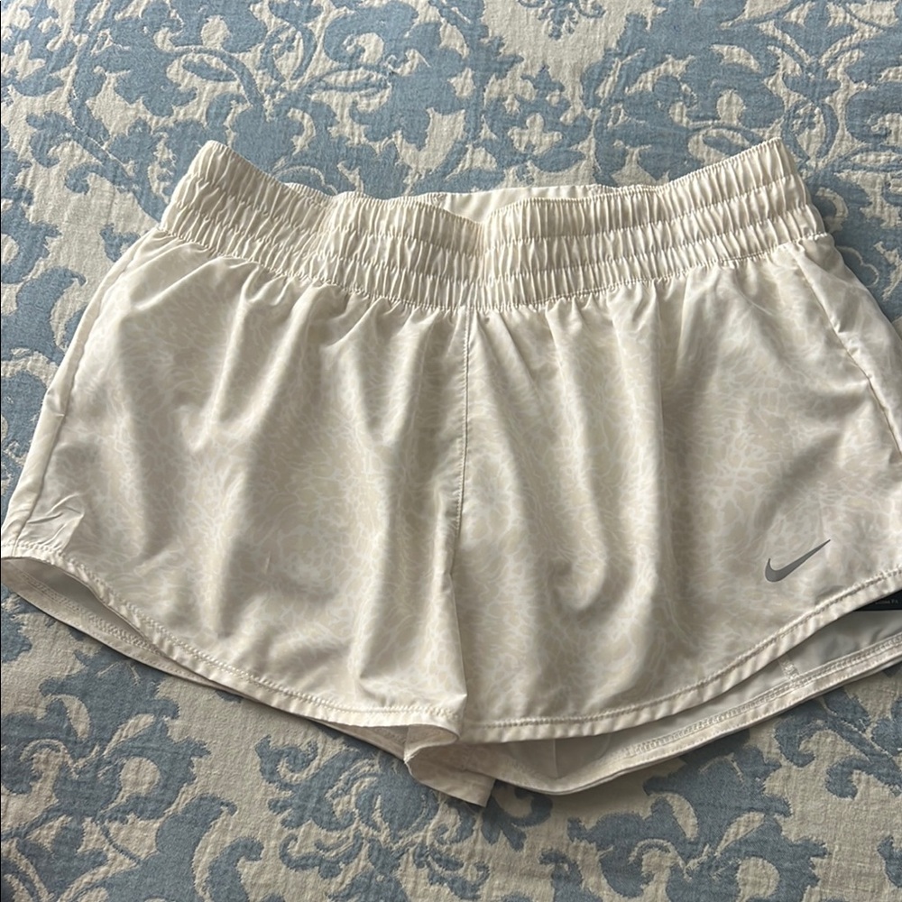 Nike Cream Athletic Shorts Lightweight Elastic Waist